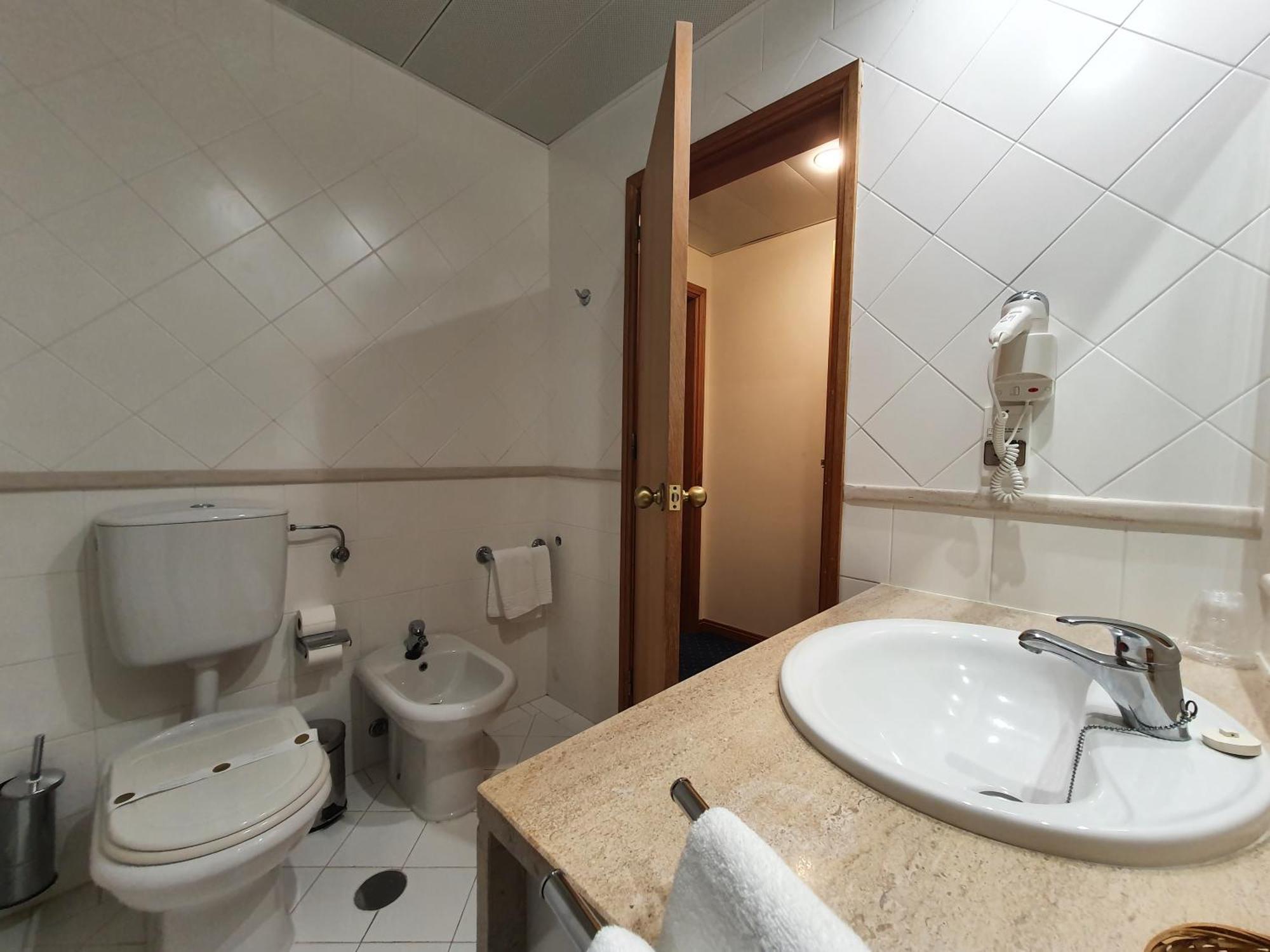 Double Room,1274512528:JPEG